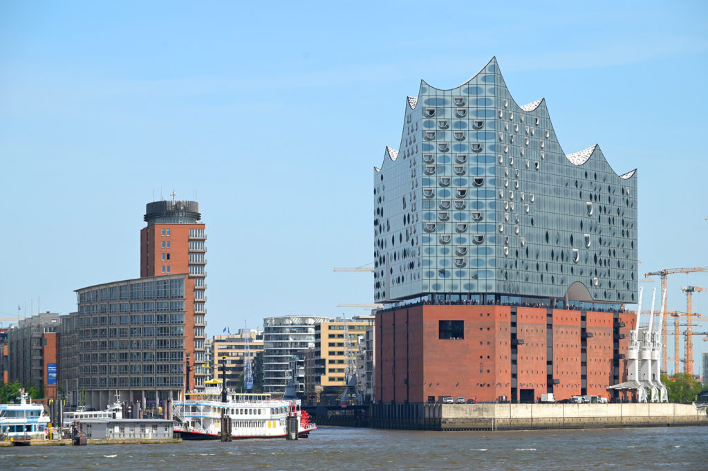 artmaks elbphilharmonie staatsoper hamburg aussen wasser