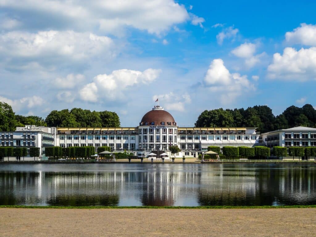 ArtMaks Kulturreisen. Silvester reise Bremen Parkhotel