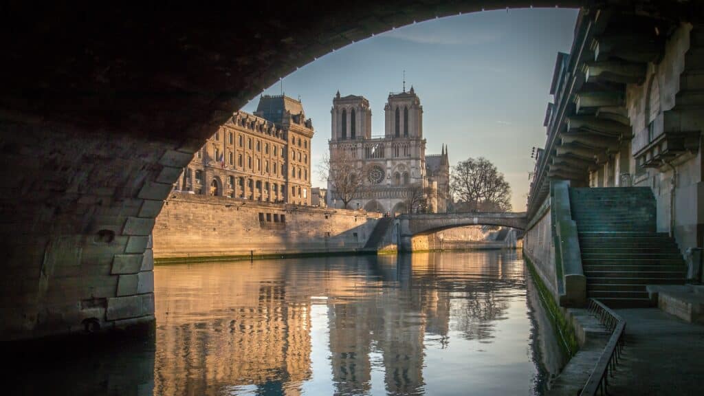 ArtMaks Kulturreisen Paris Notre Dame