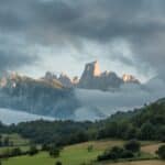 sunset,view,of,the,iconic,naranjo,de,bulnes,limestone,peak